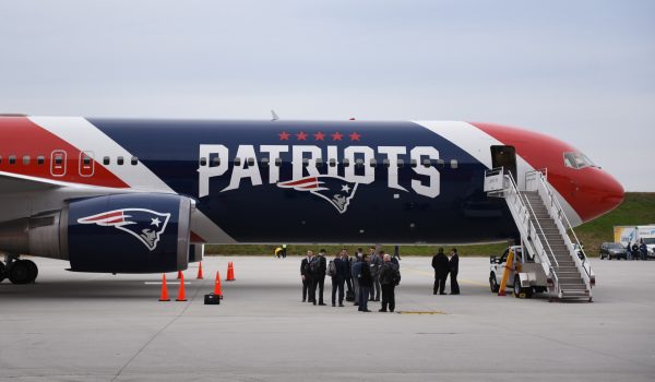 Patriots team plane delivering 1.2 million N95 masks to health care workers
