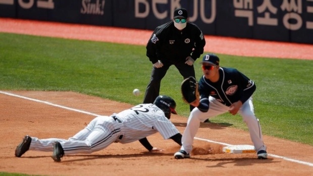 KBO Korean Baseball LG Twins making a play at first base