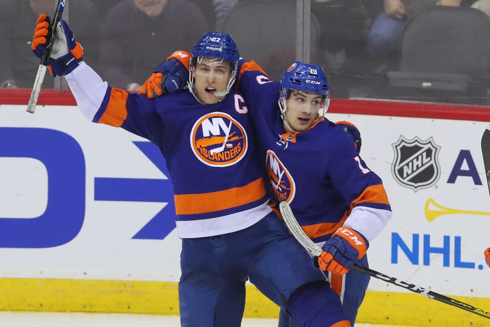 Anders Lee celebrates scoring a goal for the New York Islanders