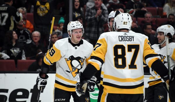 NHL Thursday four-team mega parlay (+2833 odds): All about the puck lines