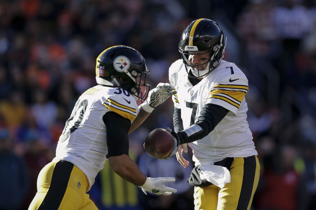 Ben Roethlisberger and James Conner of the Pittsburgh Steelers