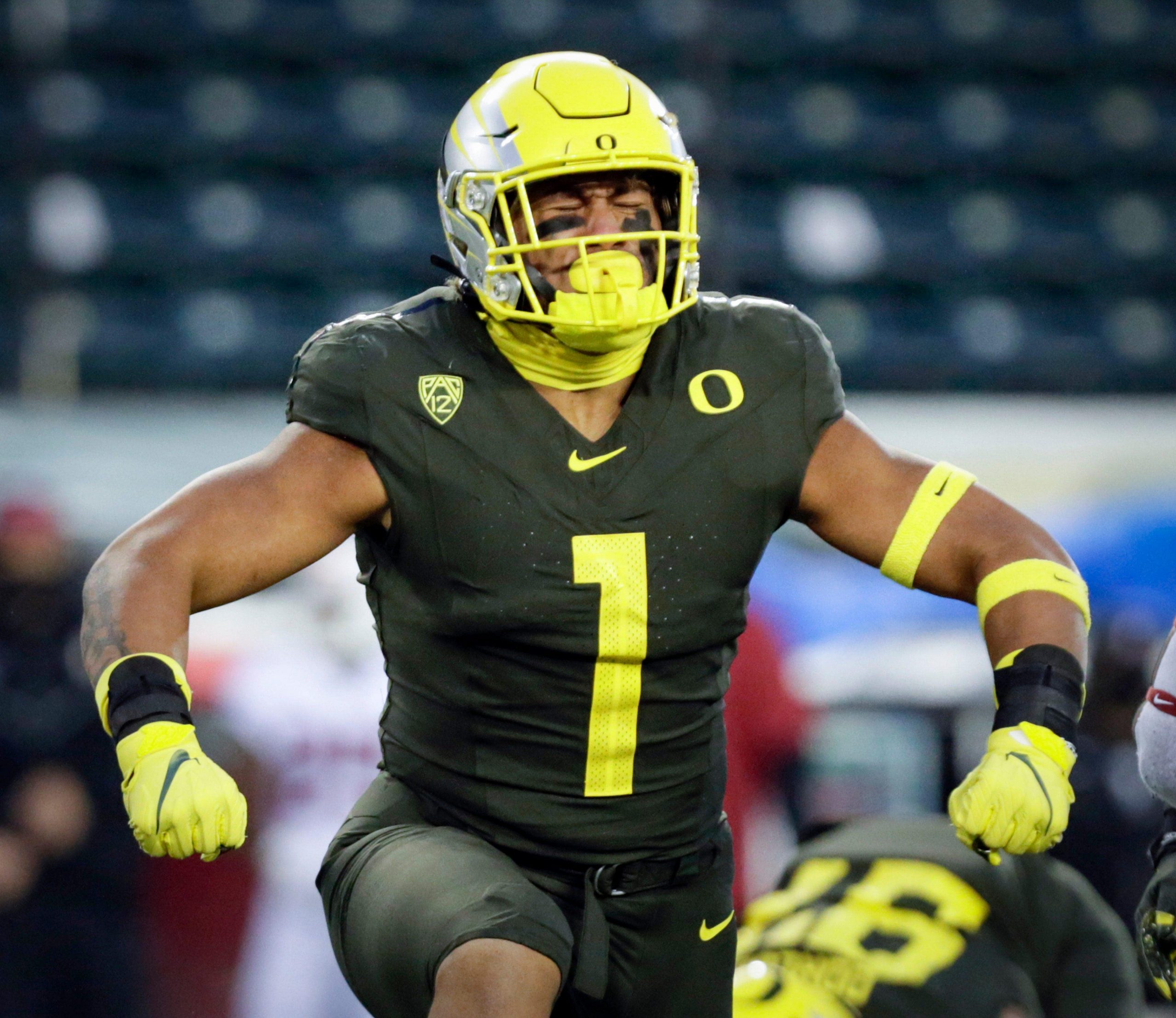 Oregon Ducks linebacker Noah Sewell (1) celebrates a tackle in the first quarter of the Ducks Pac12 game against Stanford University on Nov. 7, 2020, in Eugene, Oregon.