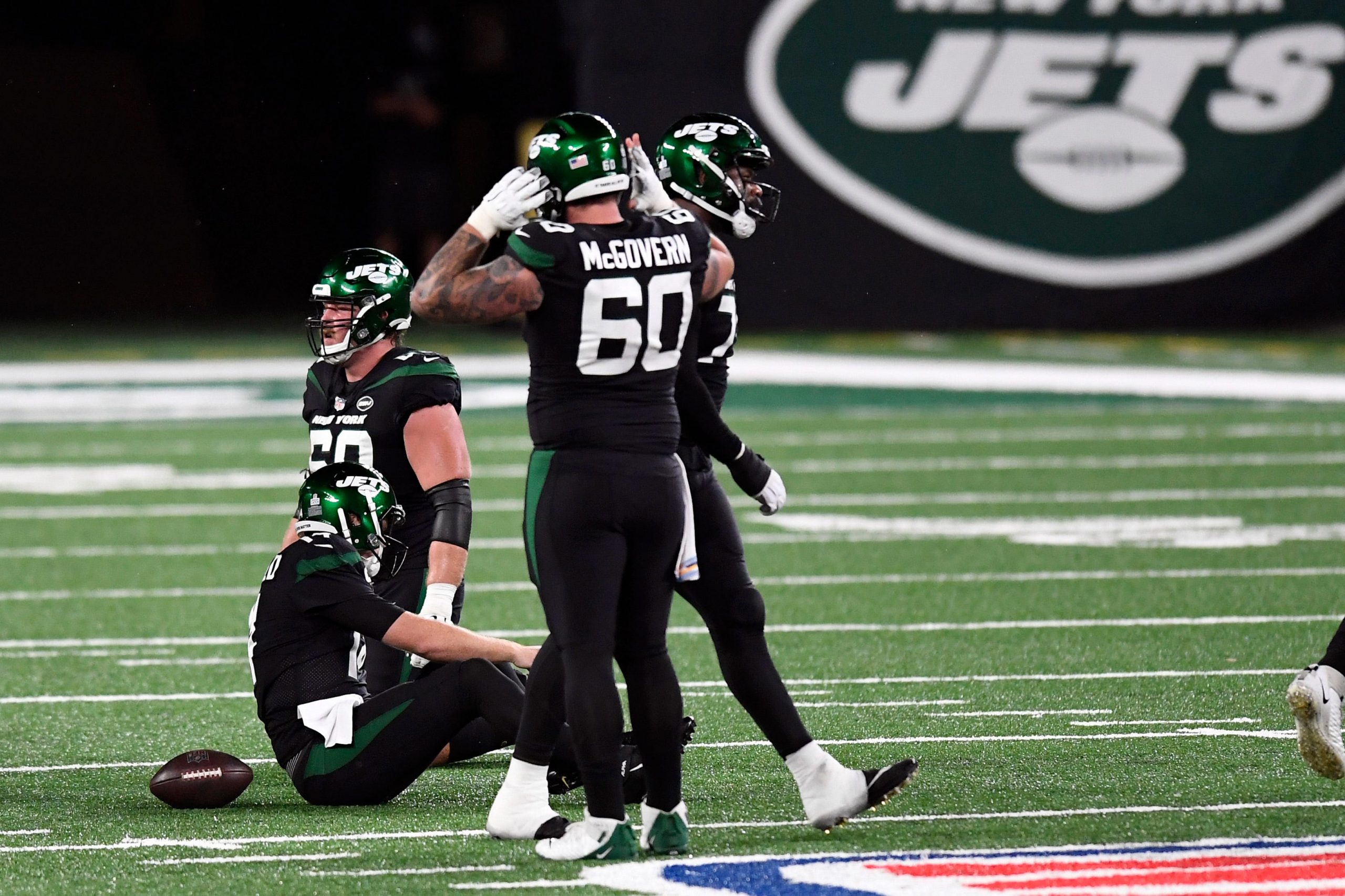 New York Jets quarterback Sam Darnold (14) and the offense cannot convert on downs late in the fourth quarter. The Jets lose to the Broncos, 37-28, at MetLife Stadium on Thursday, Oct. 1, 2020.