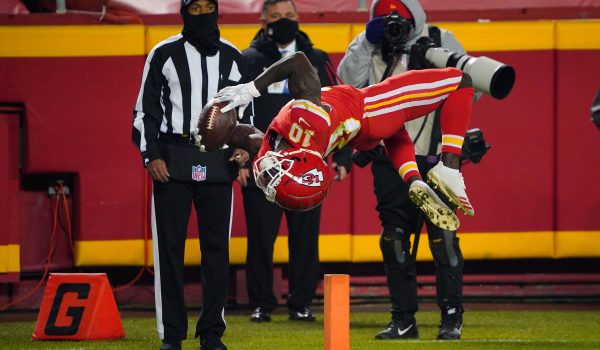 Sunday Night Football reaction: Chiefs survive despite non-challenge of the century
