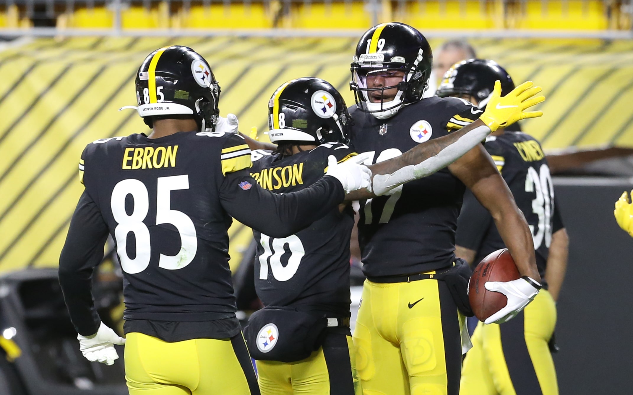 The Pittsburgh Steelers celebrate a touchdown