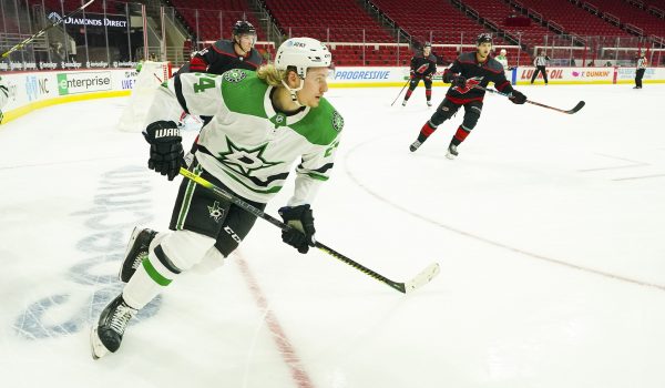 NHL Sunday three-team mega parlay (+3134 odds): Straight puck lines