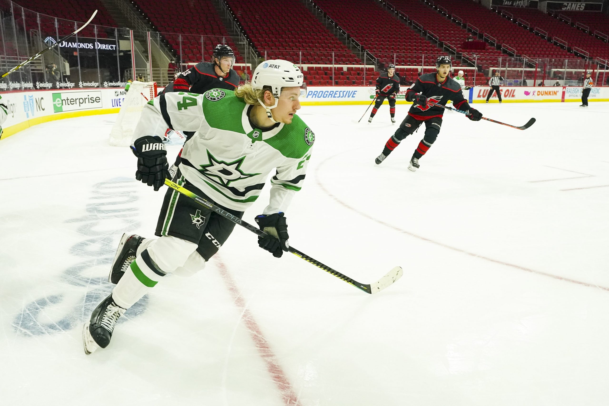 Dallas Stars wing Roope Hintz skates during game against Hurricanes
