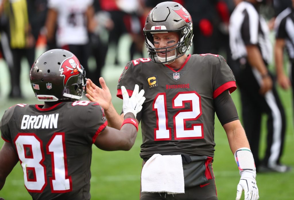 Tom Brady and Antonio Brown have combined well late in the season for Tampa Bay.