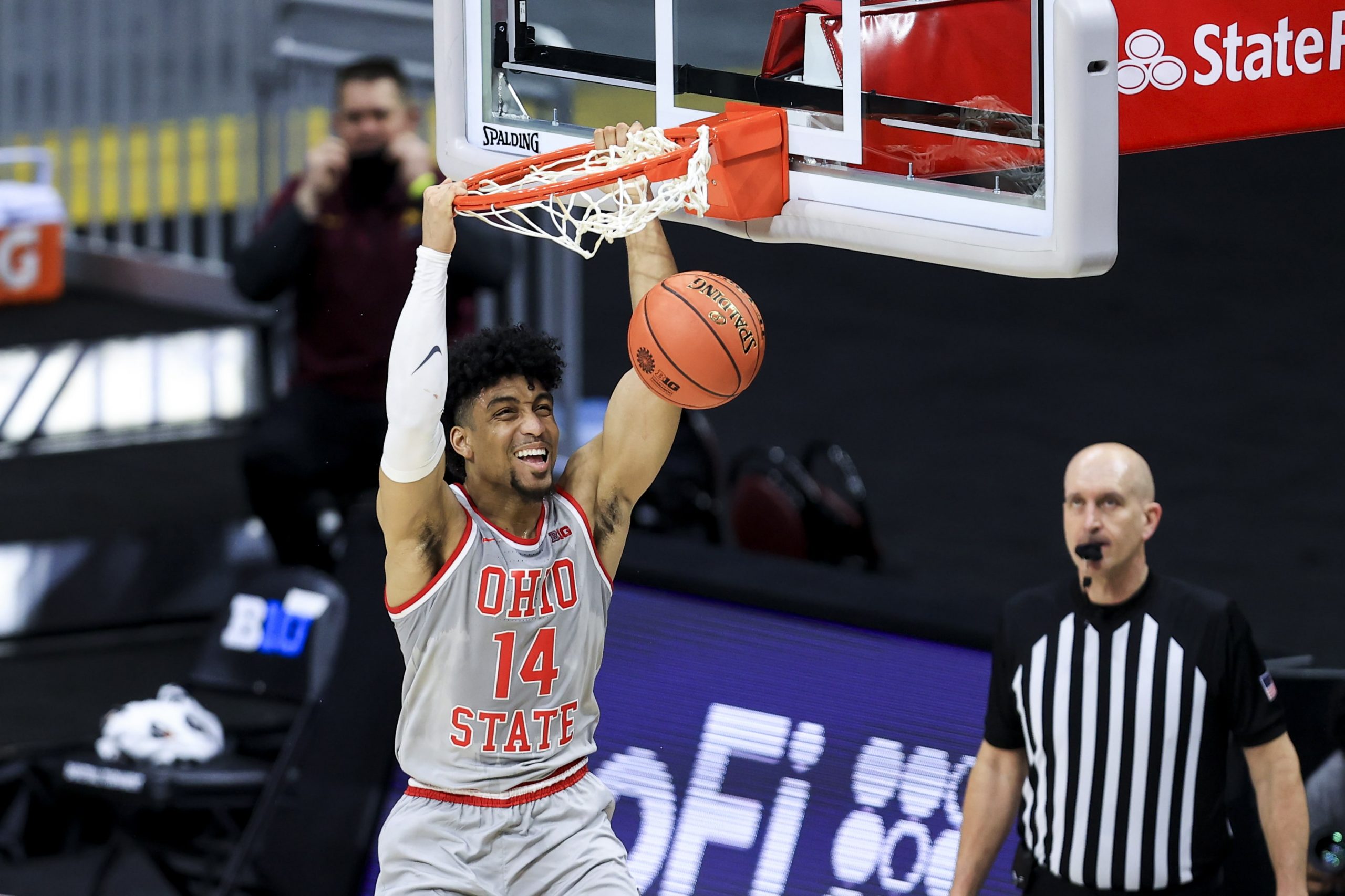 Ohio State Justice Sueing dunks basketball