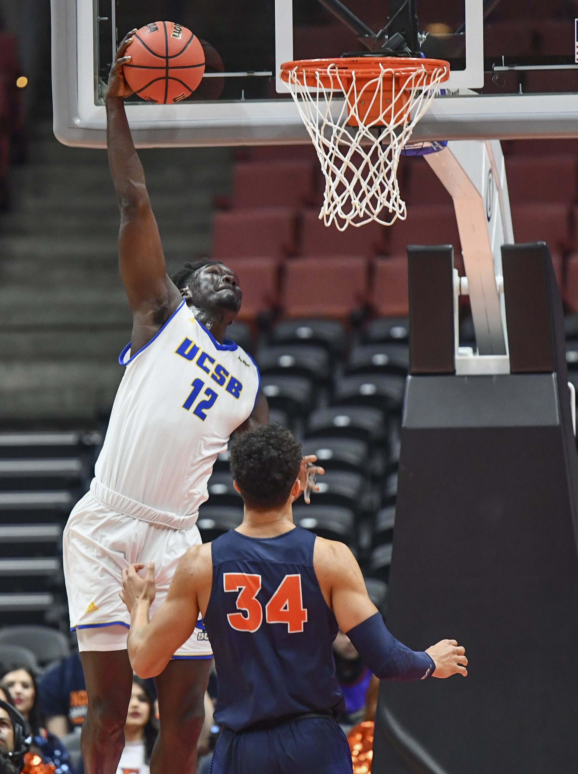 UC Santa Barbara Gauchos forward Amadou Sow dunks