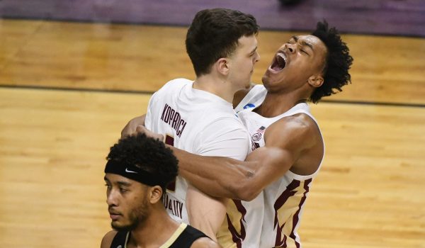 March Madness Sweet 16: Best Underdog and Most Vulnerable Favorite to target for Sunday's Games
