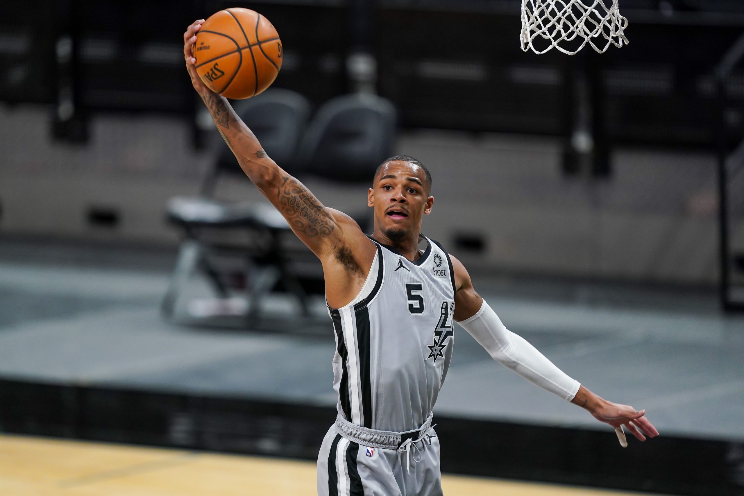 DeJounte Murray rebounding player props