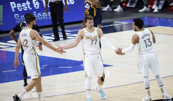 Thursday five-team NBA mega parlay (+1229 odds): Lakers heat up the scoreboard