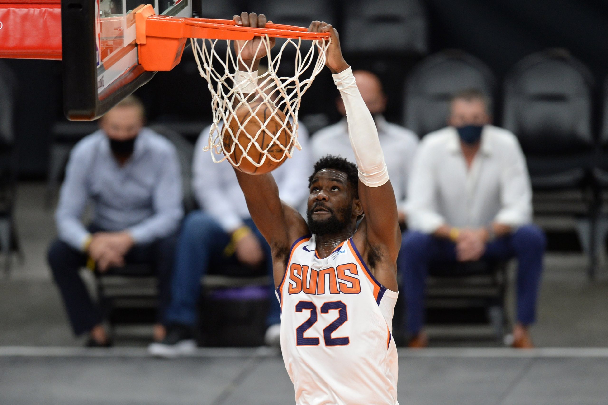 Deandre Ayton Suns dunking