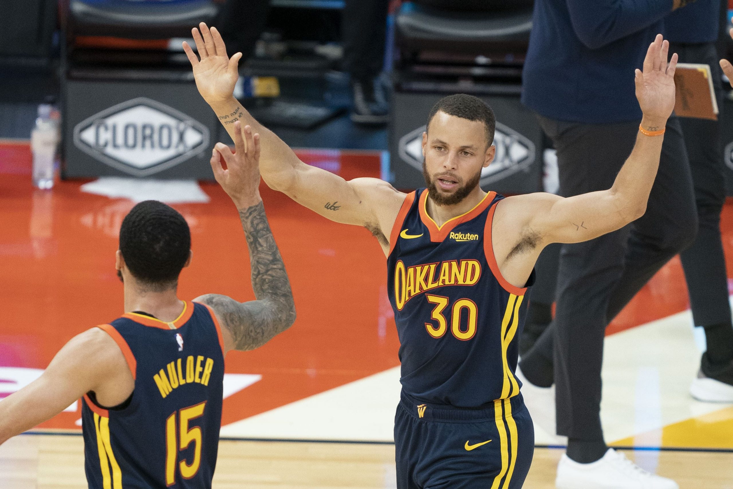 Monday NBA FiveTeam Mega Parlay (+2514 odds!) Pickswise