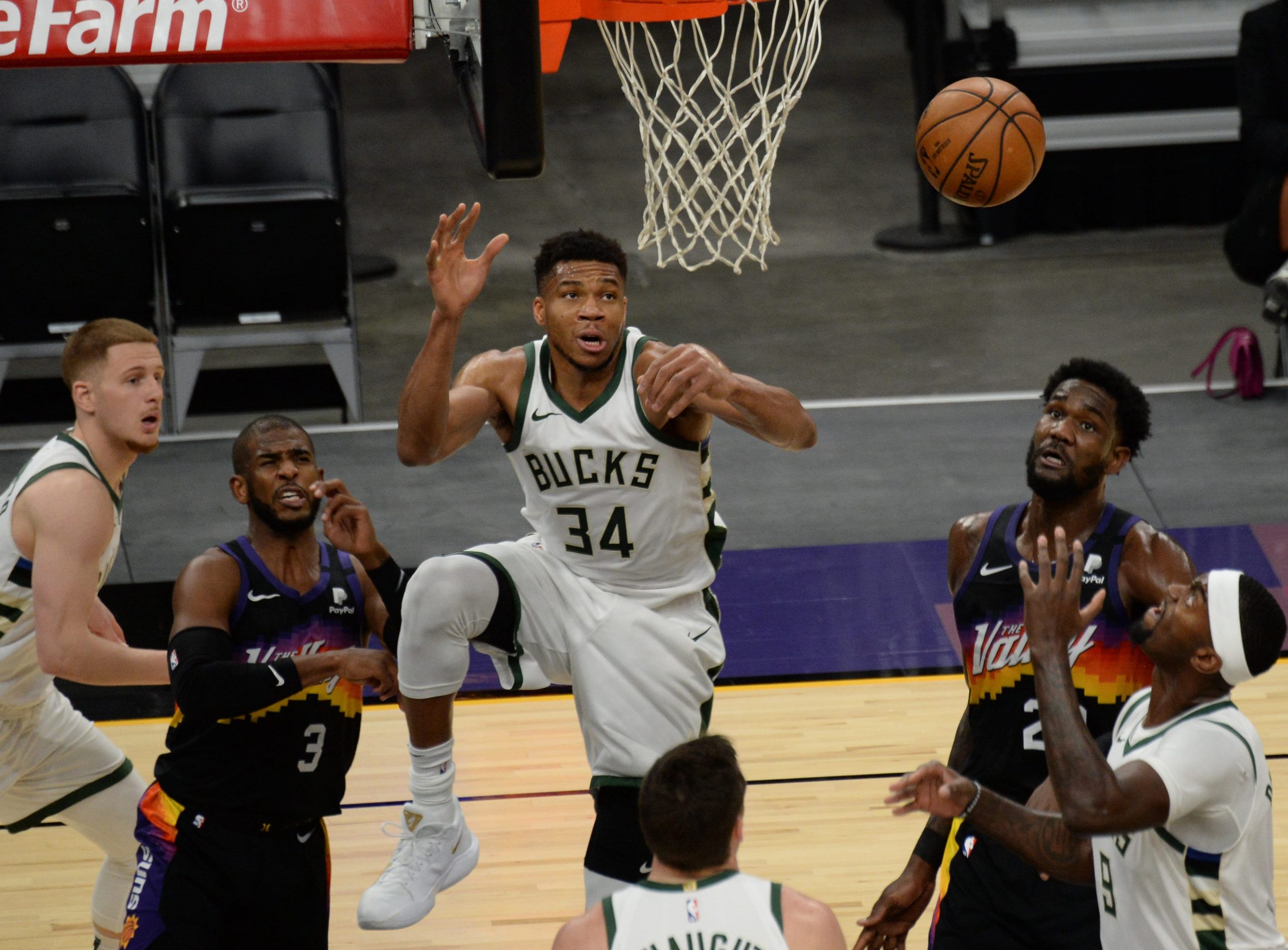 Giannis Antetokounpo Milwaukee Bucks vs. Phoenix Suns
