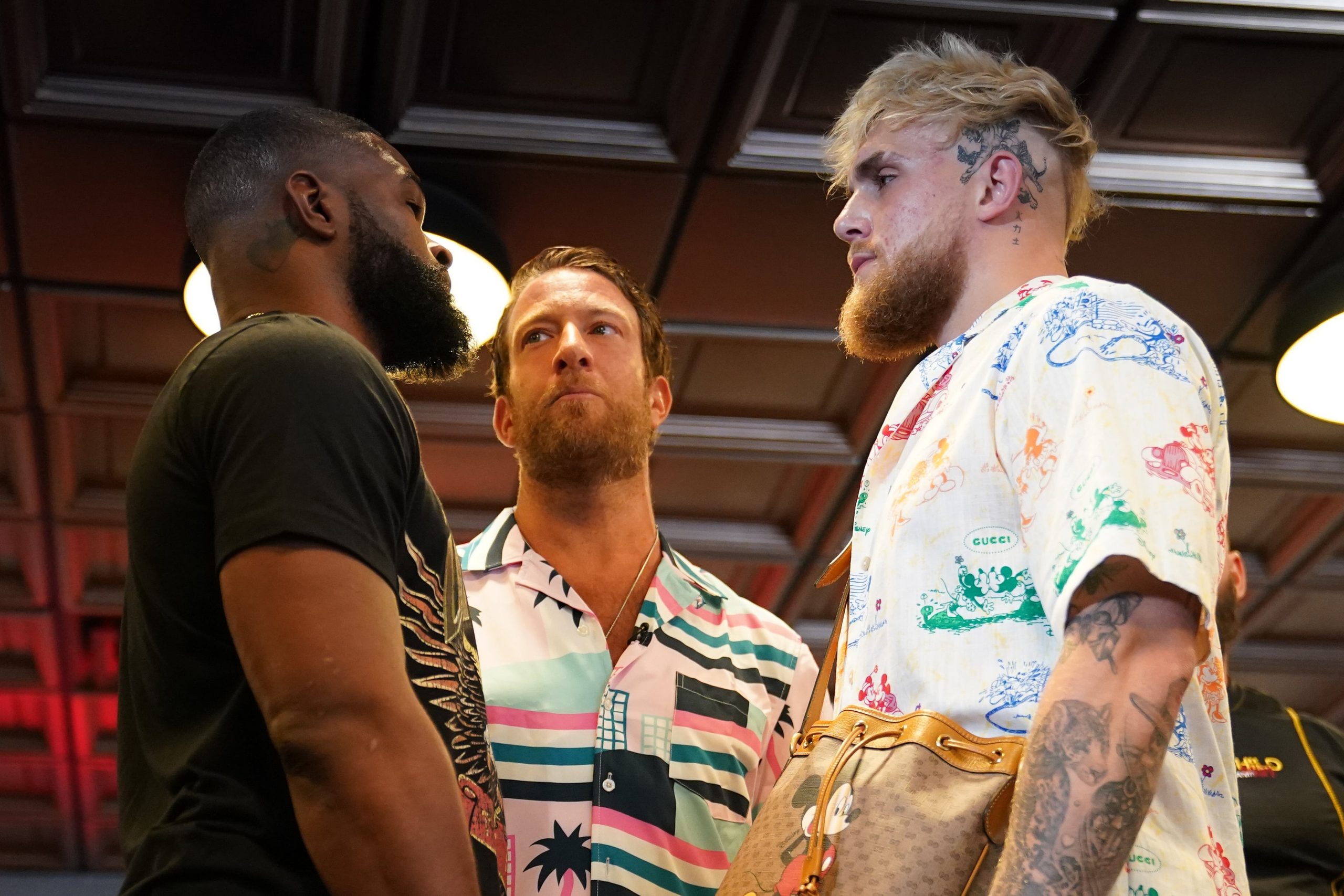 Jake Paul (right) vs Tyron Woodley