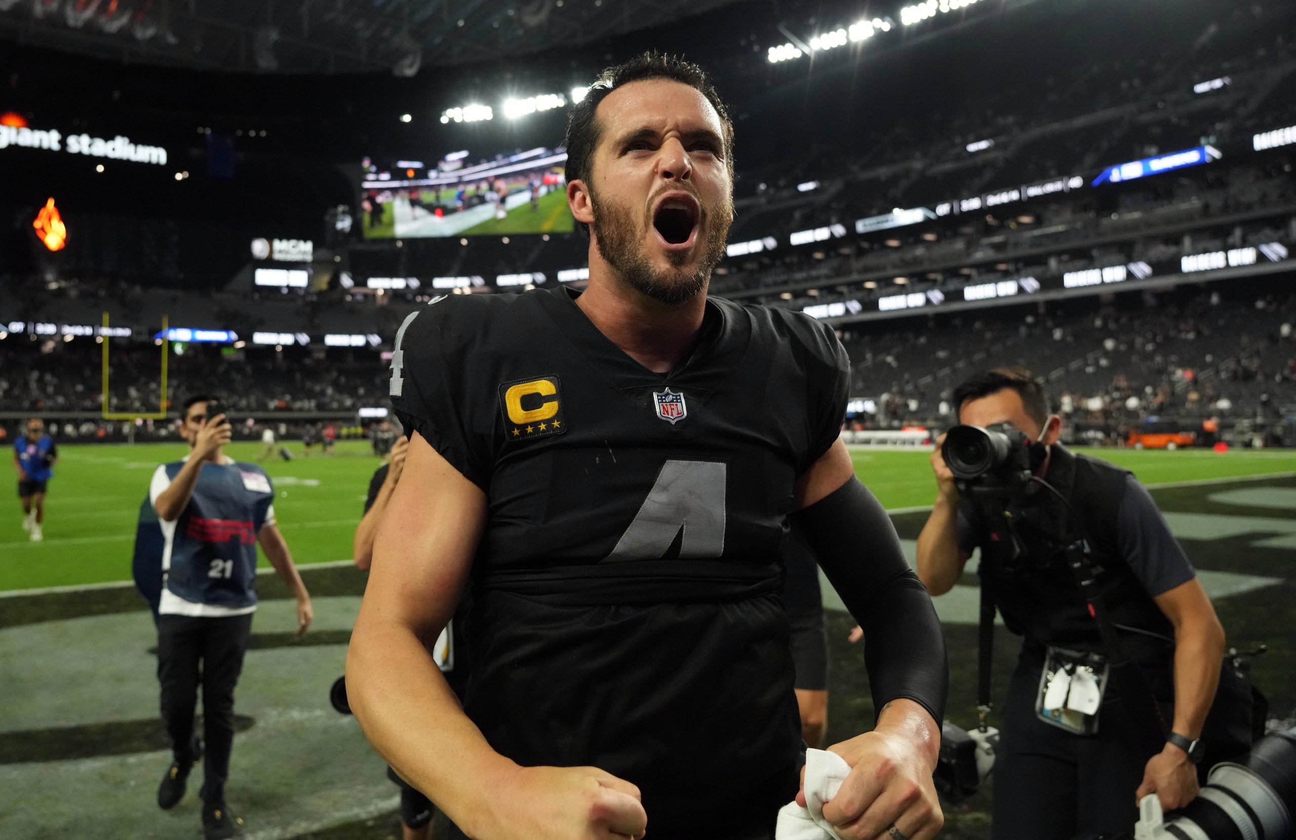 Derek Carr put up 435 yards and two touchdowns against Baltimore in Week 1