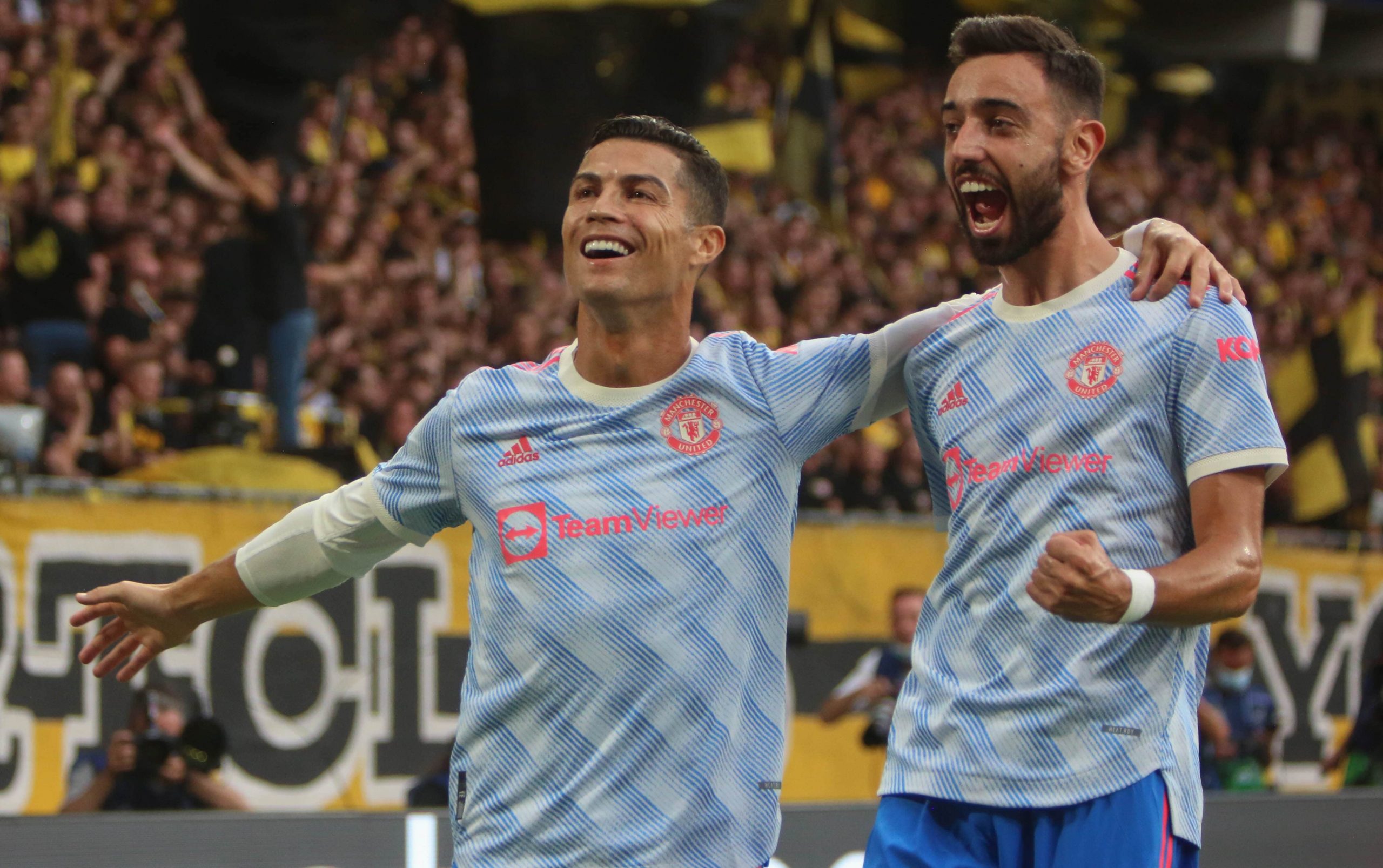 Cristiano Ronaldo and Bruno Fernandes of Manchester United