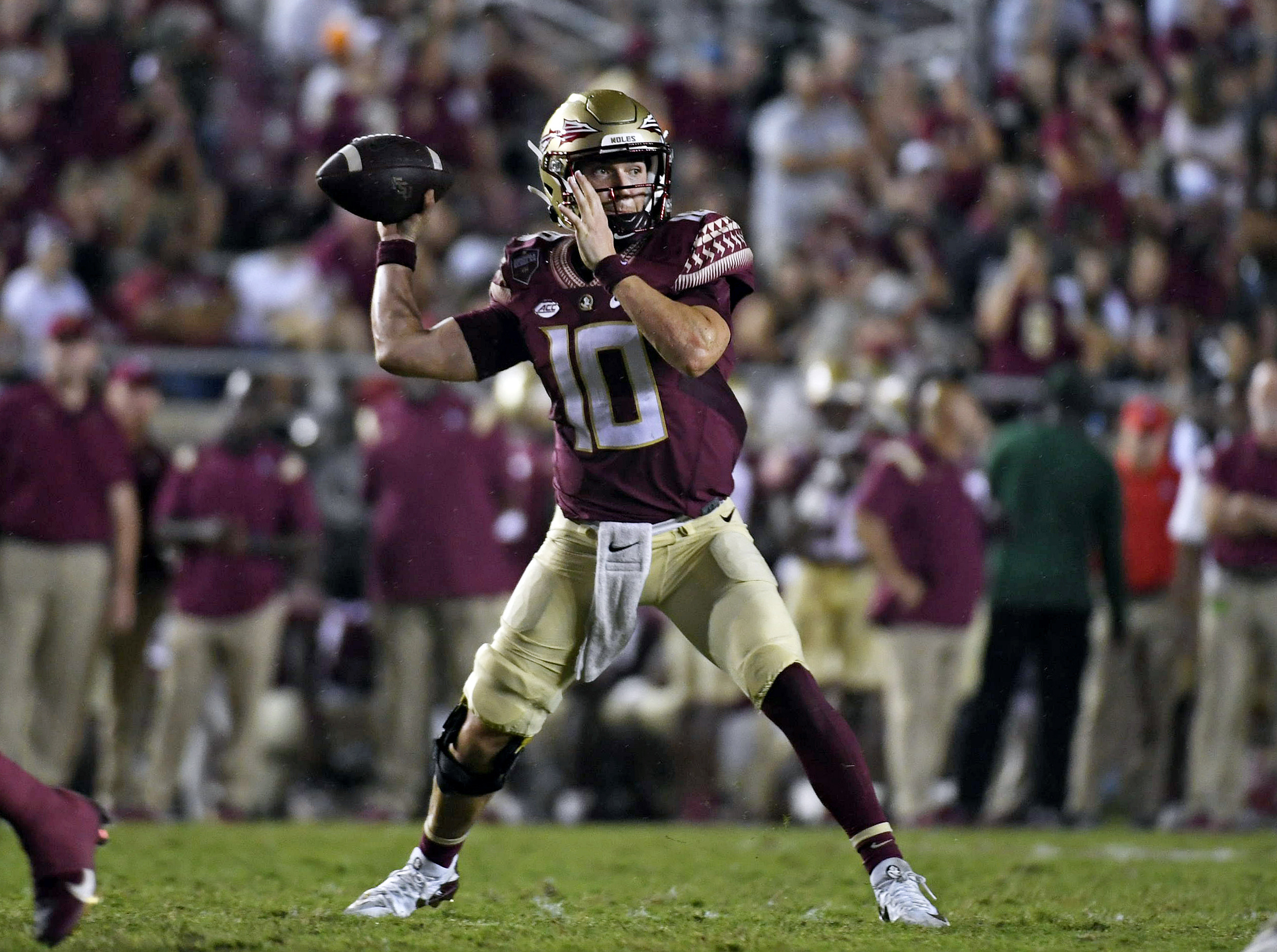 Florida State Seminoles quarterback McKenzie Milton (10) throws the ball during the fourth quarter against the Jacksonville State Gamecocks at Doak S. Campbell Stadium