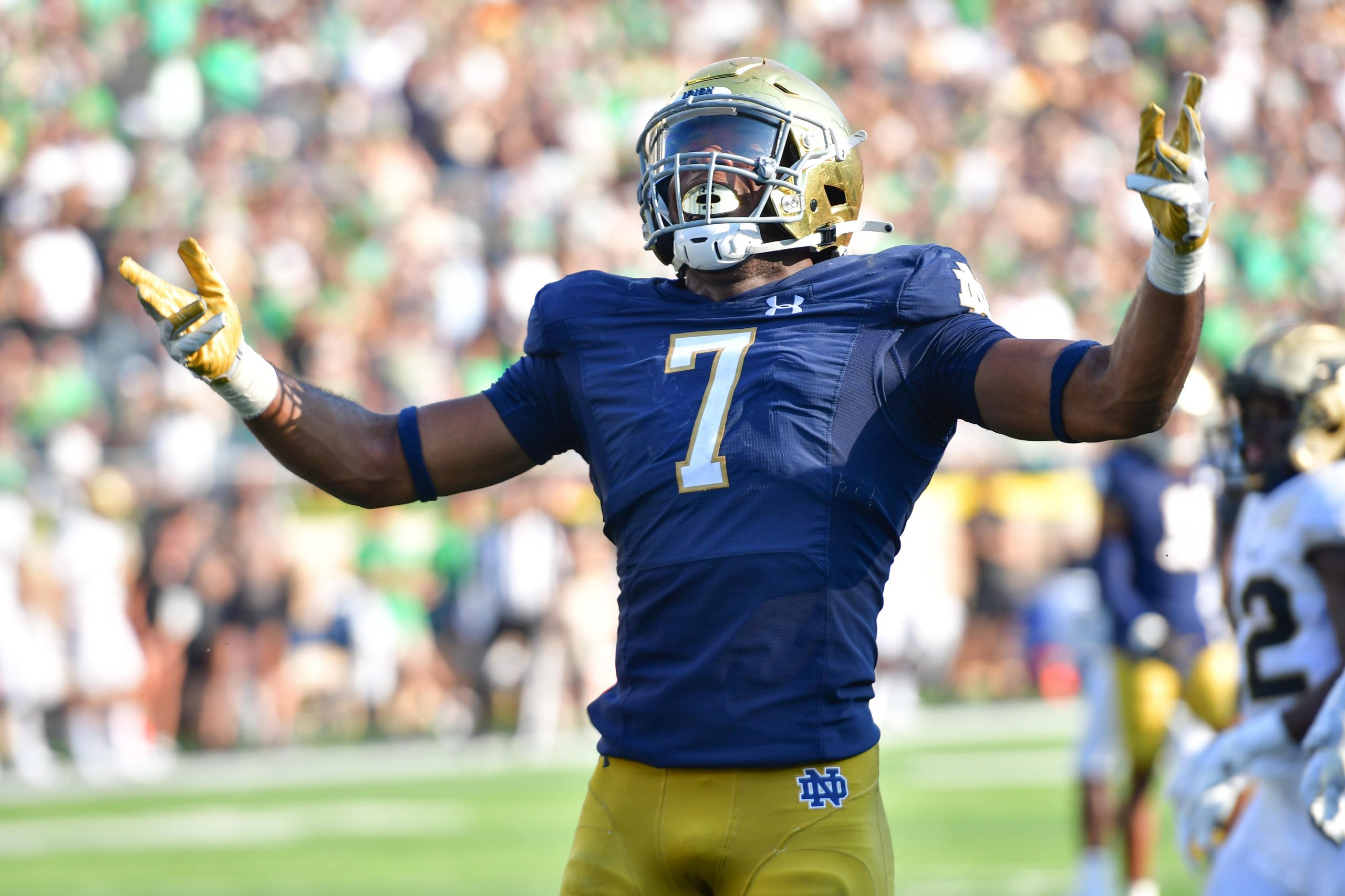 Notre Dame Fighting Irish defensive lineman Isaiah Foskey