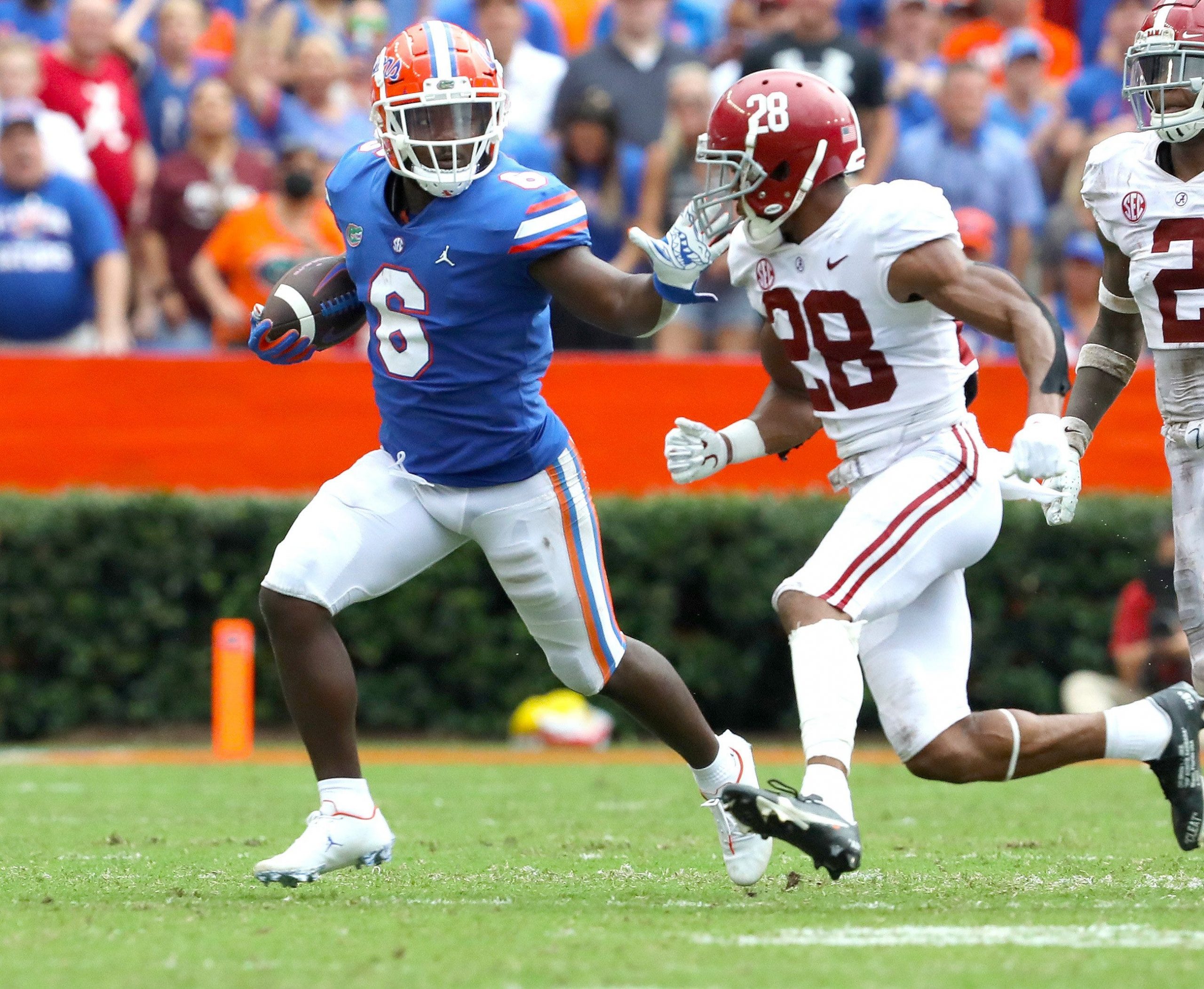 Florida Gators running back Nay'Quan Wright (6) runs the ball during the football game between the Florida Gators and The Alabama Crimson Tide, at Ben Hill Griffin Stadium in Gainesville, Fla. Sept. 18, 2021.