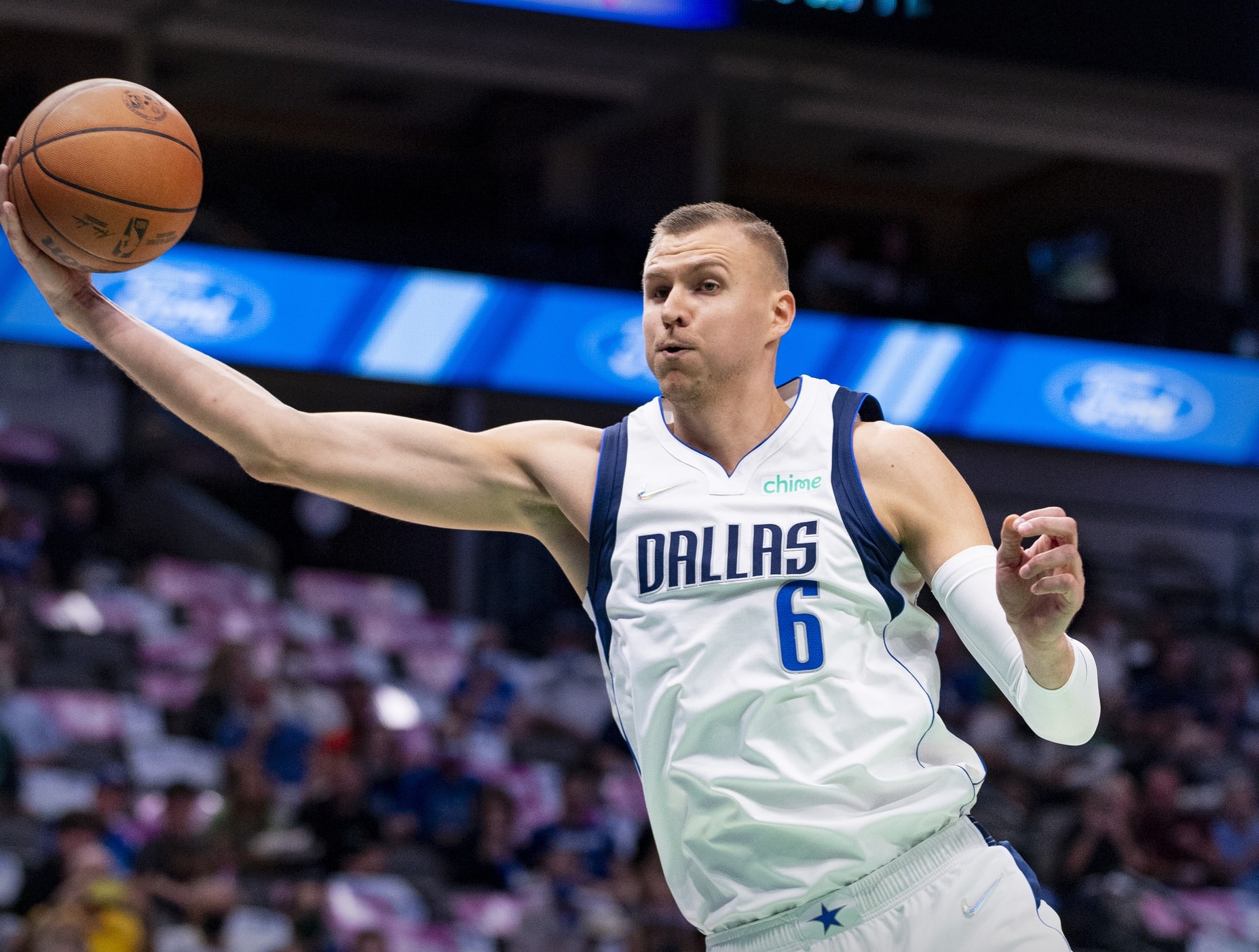Dallas Mavericks Forward Kristaps Porzingis