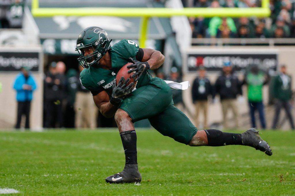Michigan State running back Kenneth Walker III makes a catch against Michigan. Syndication Detroit Free Press
