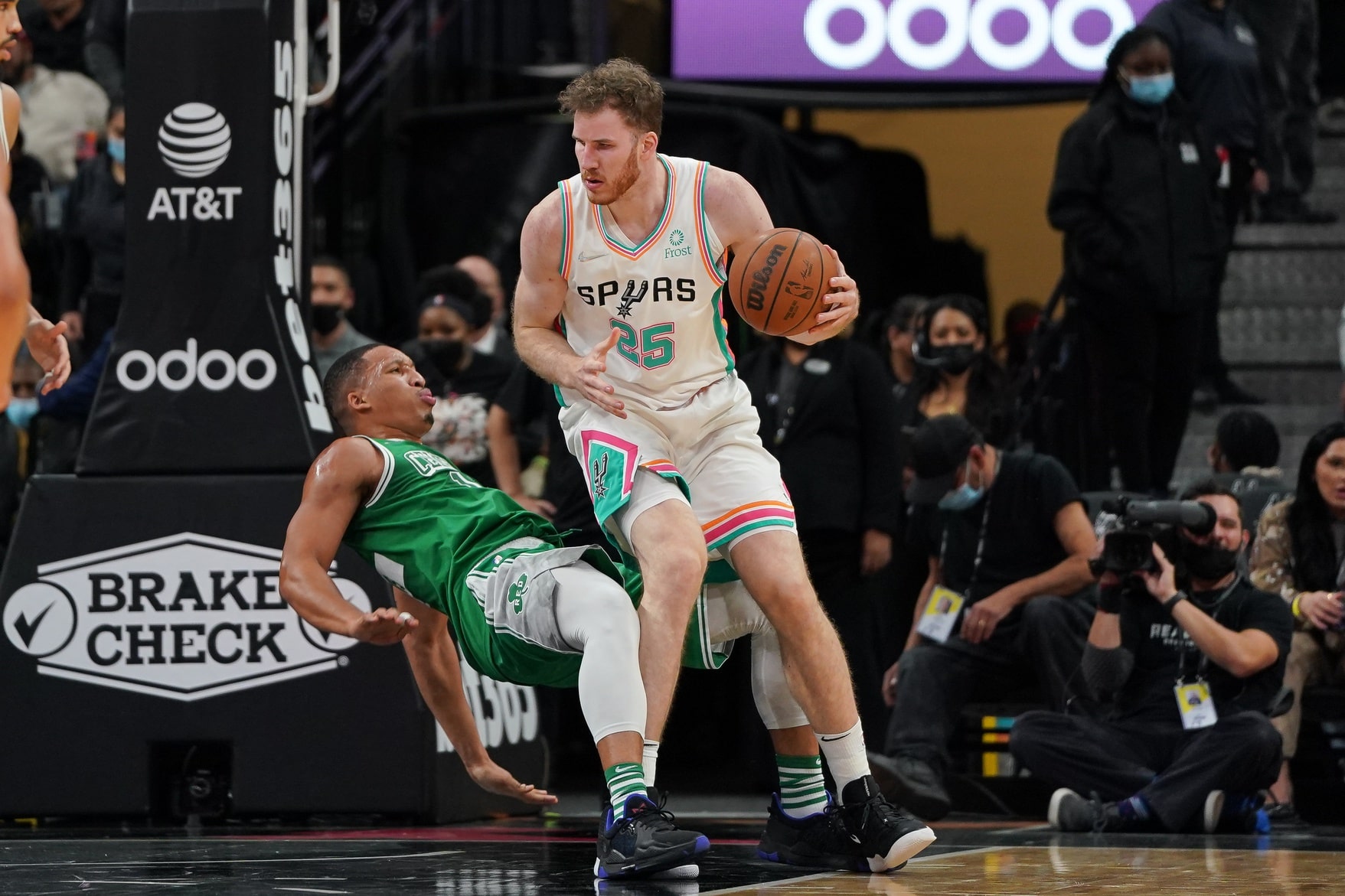San Antonio Center Jakob Poeltl