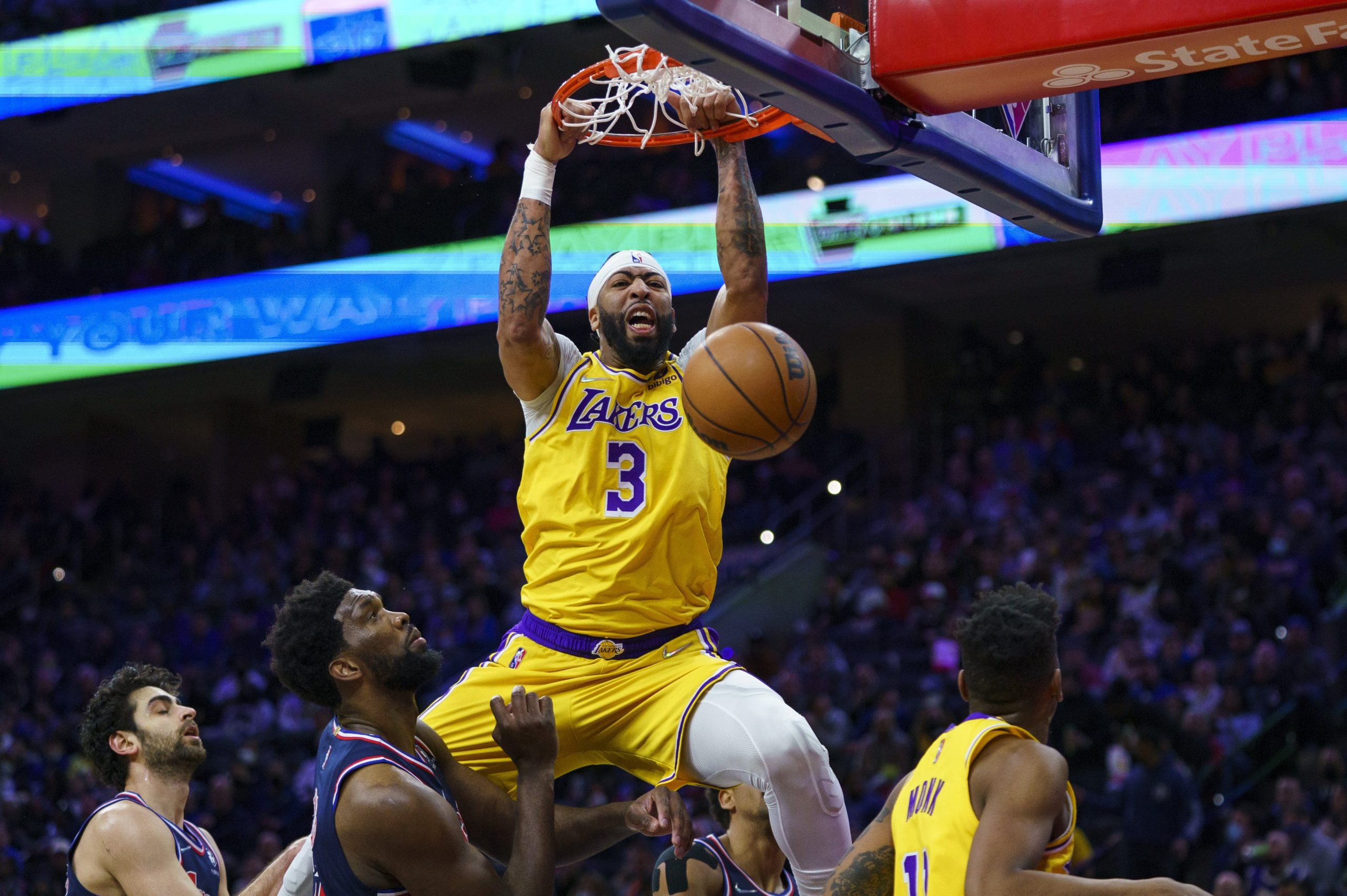 NBA Tuesday parlay at mega (+891 odds) for 12/6: Can't ignore the Lakers