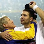 Kurt Warner (right) with Dick Vermeil after the St. Louis Rams win Super Bowl