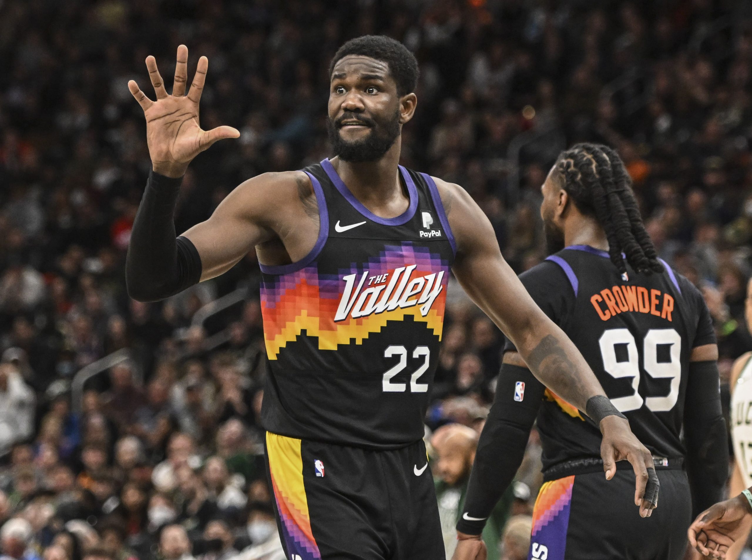 Phoenix Suns center Deandre Ayton