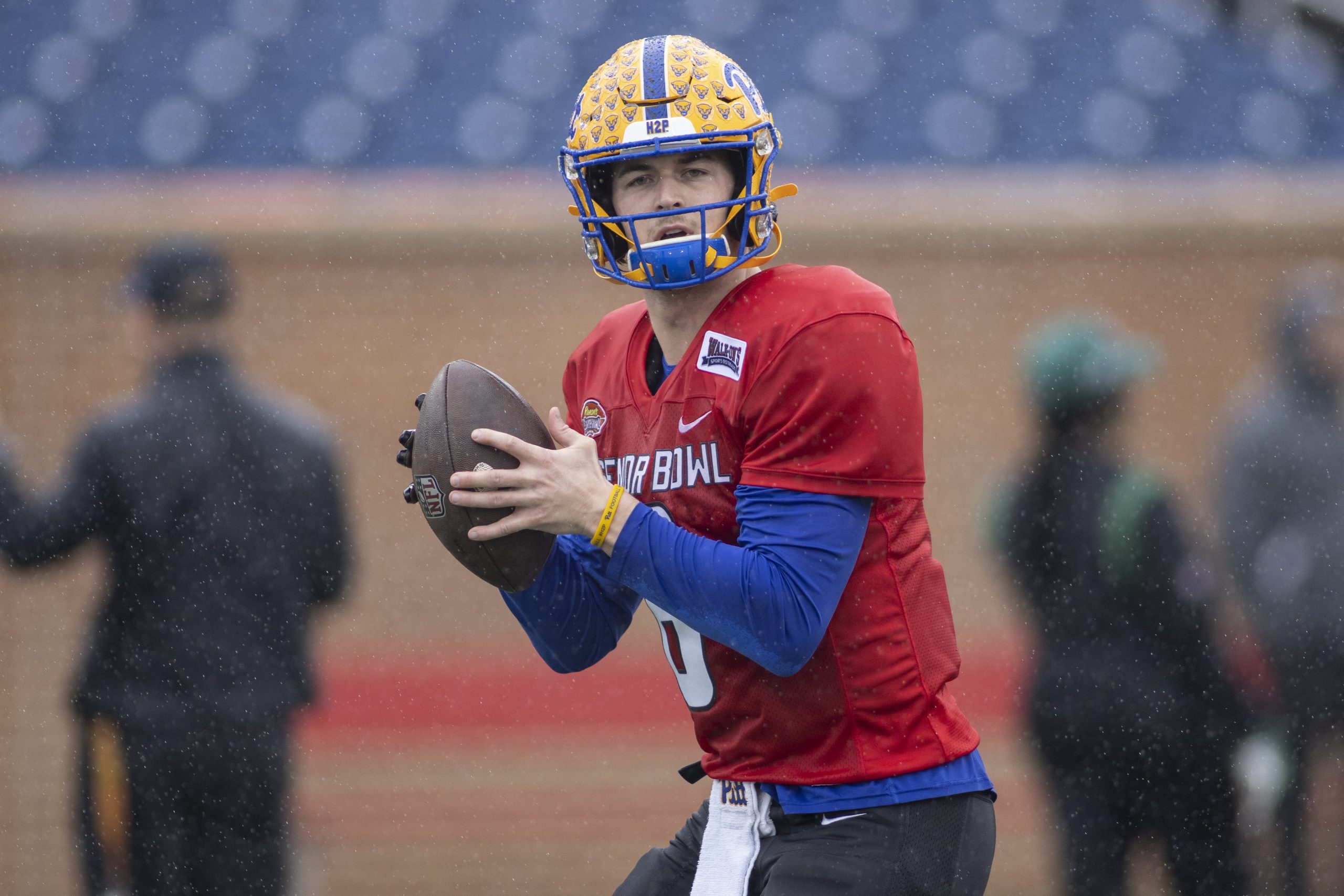National quarterback Kenny Pickett of Pittsburgh (8) looks to throw during National practice for the 2022 Senior Bowl in Mobile, AL, USA.