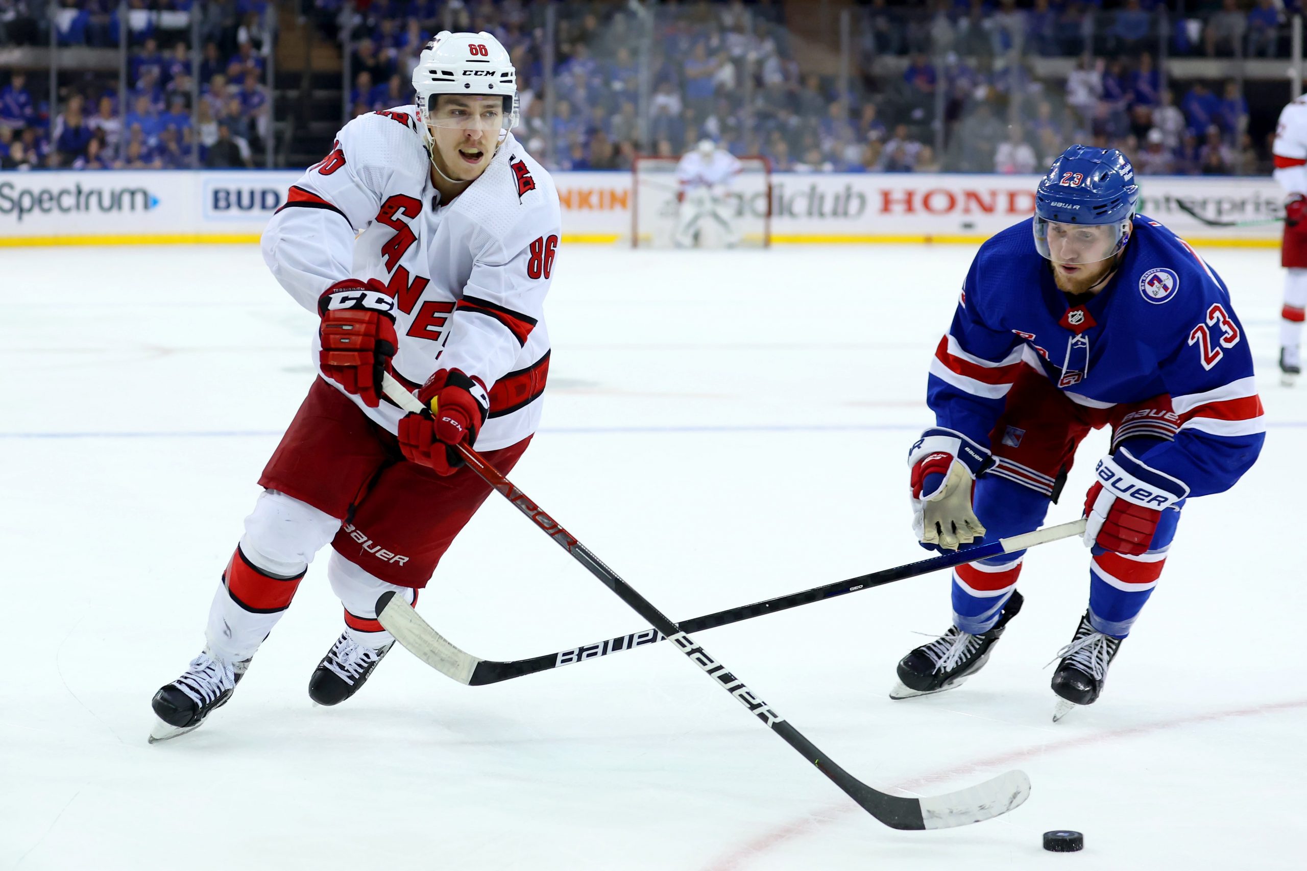 Carolina Hurricanes skater Teuvo Teravainen