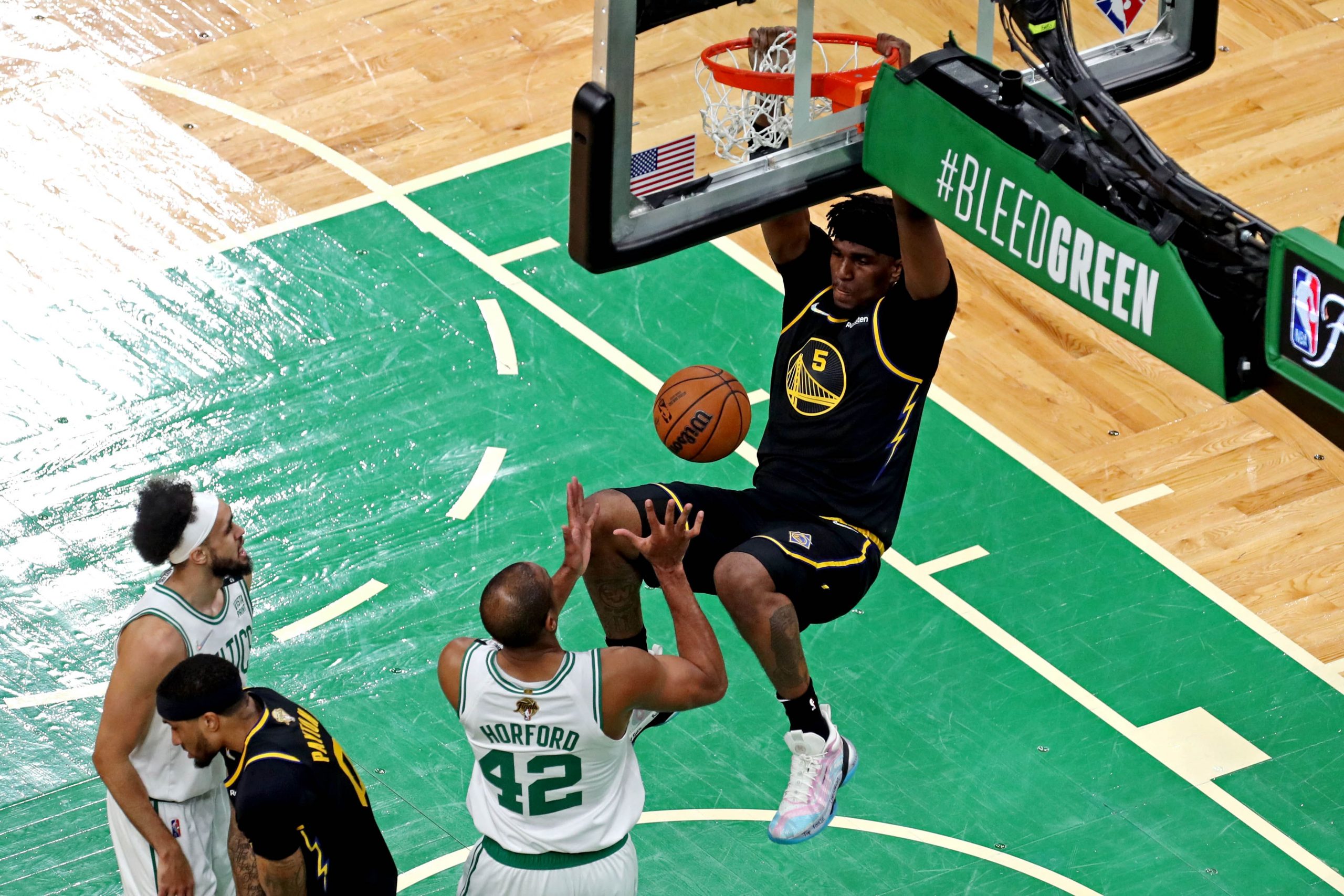 Golden State Warriors center Kevon Looney