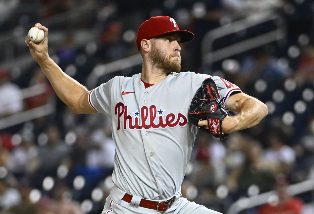 Pitcher awal Philadelphia Phillies Zack Wheeler (45) melempar ke Washington Nationals selama inning kelima di Nationals Park.