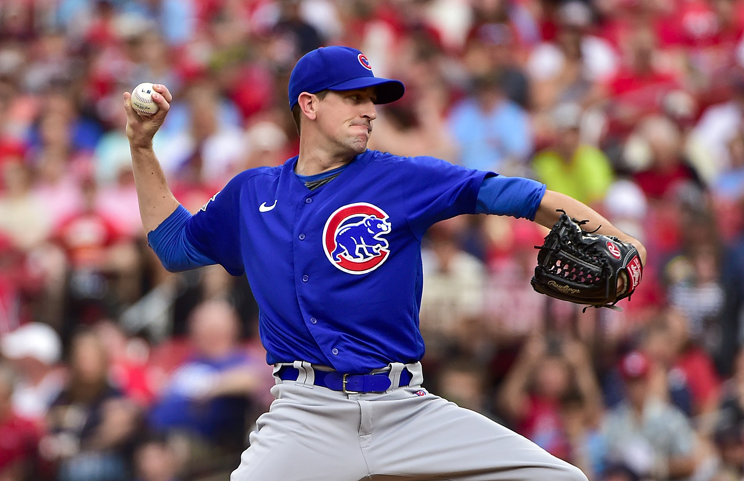 Jun 24, 2022; St. Louis, Missouri, USA; Chicago Cubs starting pitcher Kyle Hendricks (28) pitches against the St. Louis Cardinals during the first inning at Busch Stadium. Mandatory Credit: Jeff Curry-USA TODAY Sports