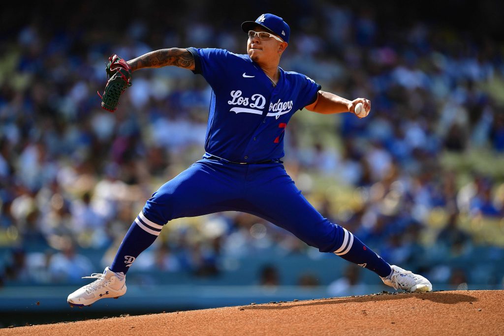 Pelempar awal Los Angeles Dodgers Julio Urias