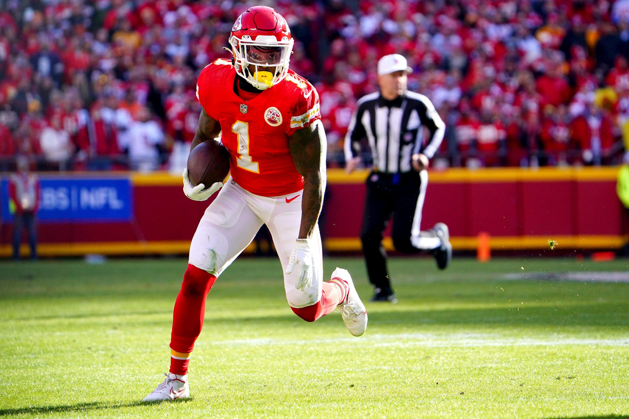 Tennessee Titans vs Kansas City Chiefs Predictions, Odds & Betting Lines