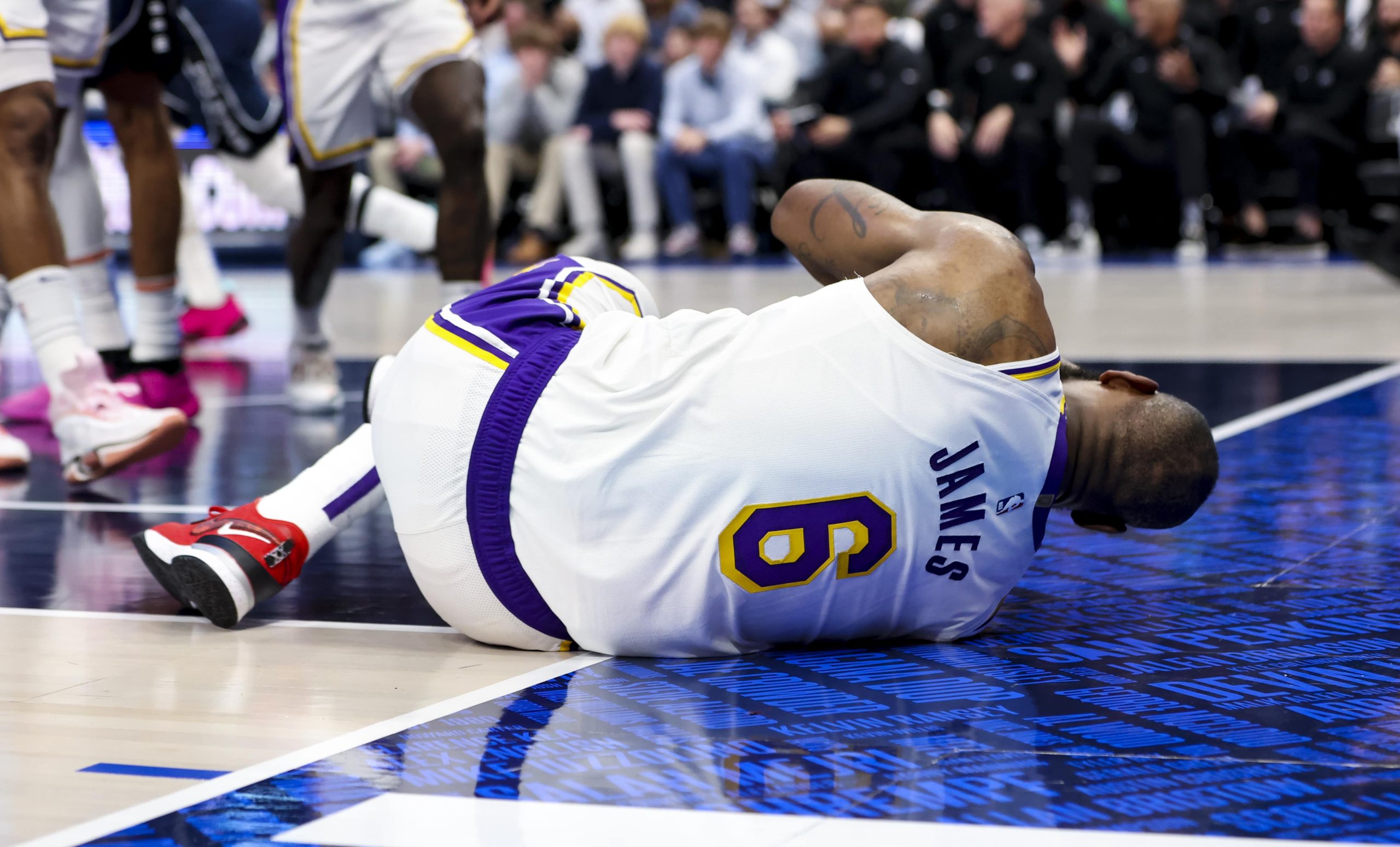 Lakers NBA Playoffs and Finals odds after LeBron James injury